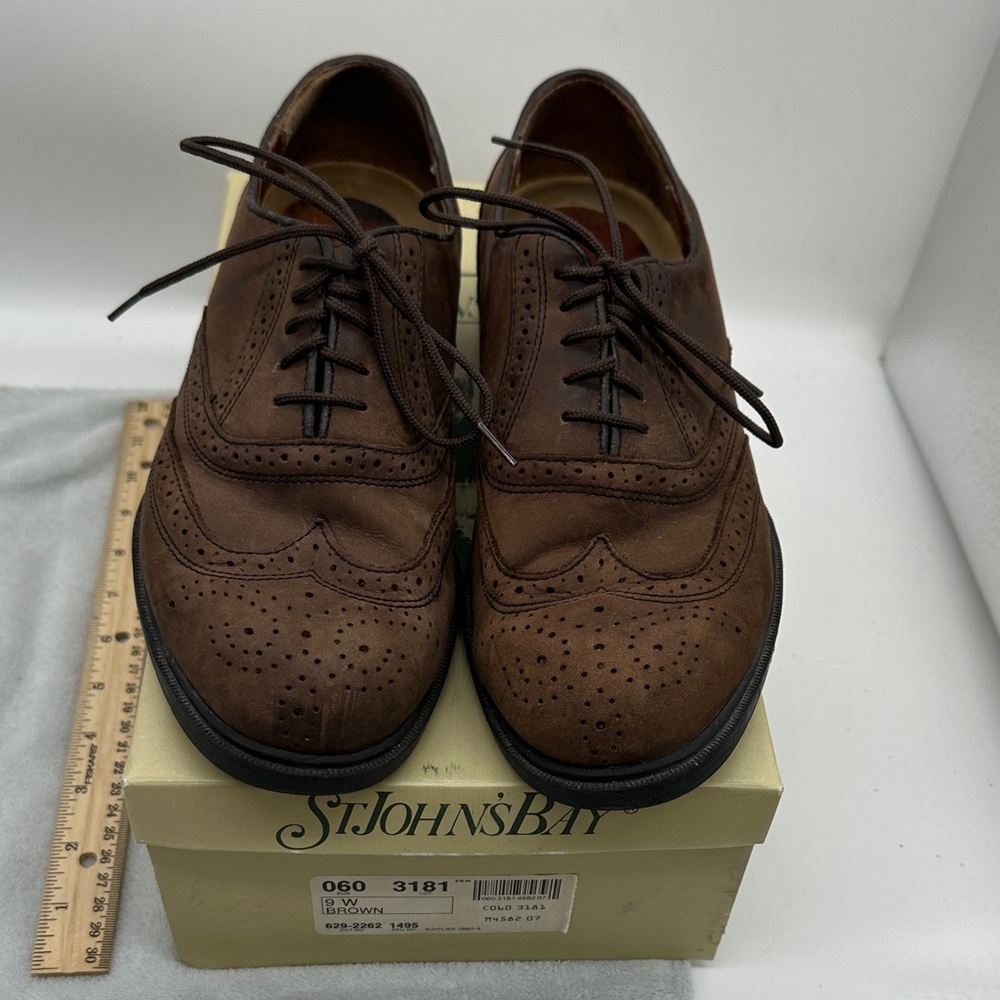 St. John’s Bay Men’s Leather Oxfords Dress Shoes Size 9W Color Dark Brown